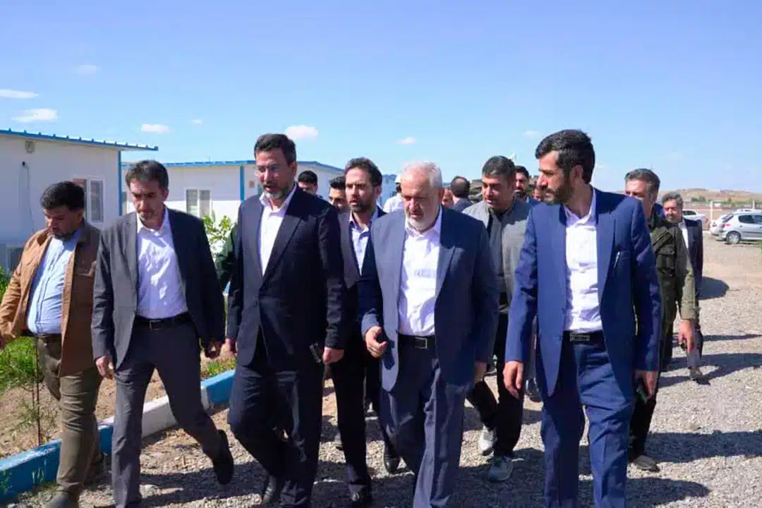 بازدید وزیر صمت از کارخانه چادر مشکی قم